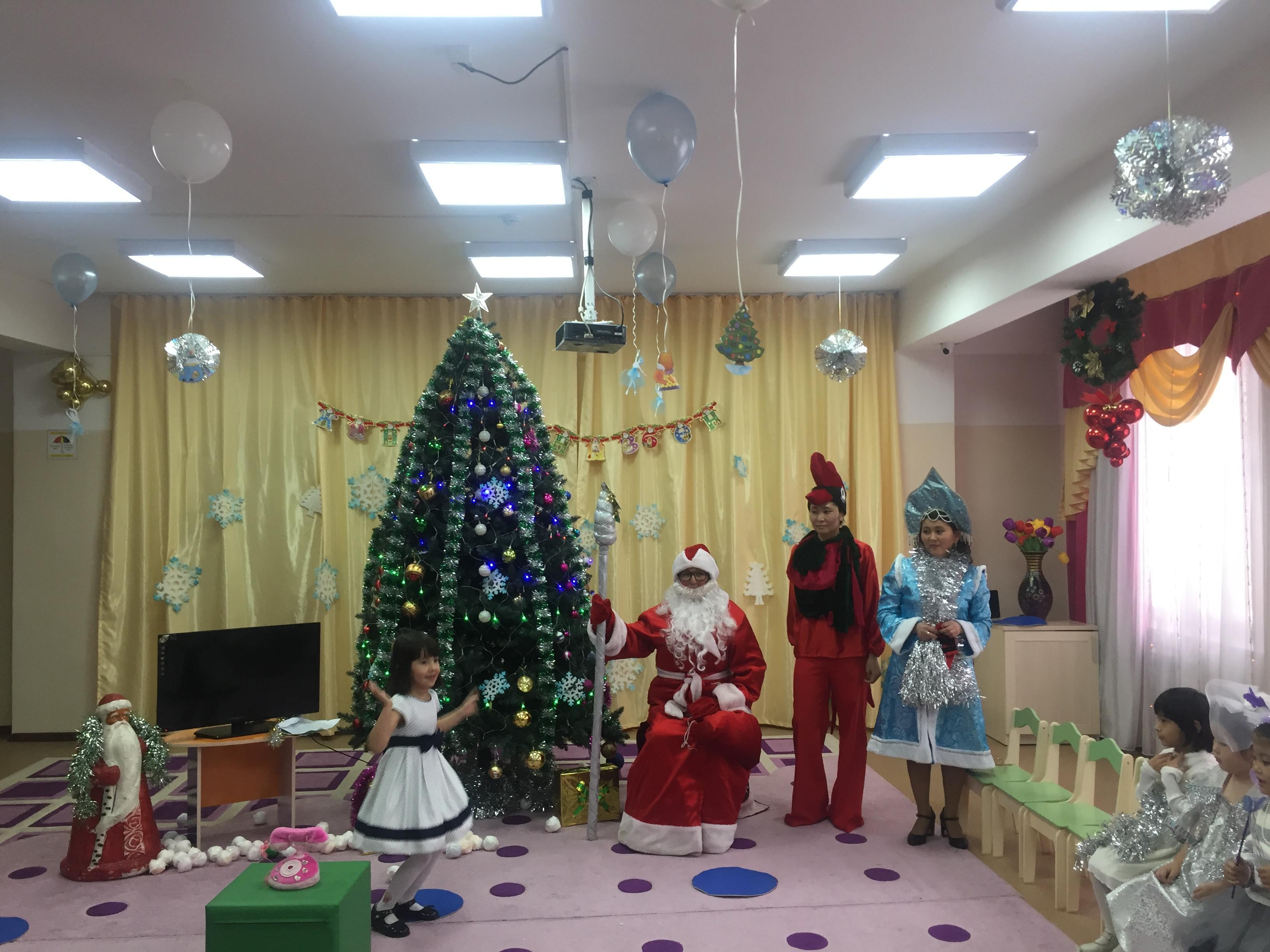 "Айгөлек" тобының "Қош-сау бол әтеш жылы" жаңа жылдық ертеңгілігі