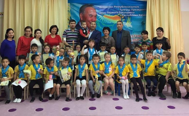 Дене шынықтыру мұғалімі Токмолдинов Рустем Саматович «Тұңғыш Президент күні» мерекесіне арнап ұлттық «Тоғыз құмалақ» ойыны бойынша спорттық жарыс өтті. 